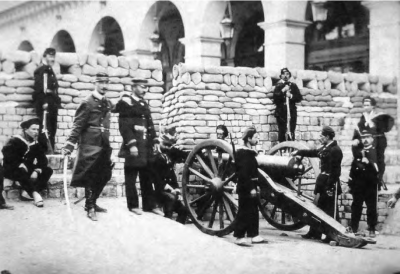 Fr. nám. na barikádě 1870-71.png