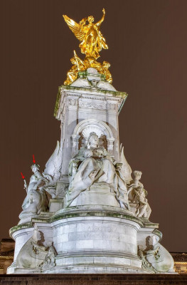 victoria-memorial-buckingham-london.jpg