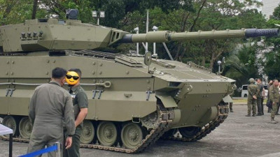 Philippines-acquired-Elbit-Systems-105mm-Sabrah-light-tank.jpg