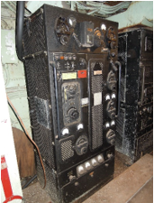 Část lodní radiostanice TBM-7.png