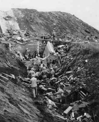 Příkop na Iwotdžimě_vel. stanoviště_Wiki_22.jpg