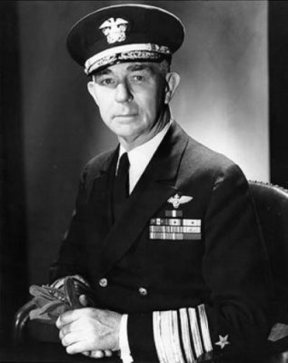 Viceadm_R. Kelly Turner_44_Wikipedia.jpg
