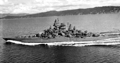 USS_Tennessee_(BB43)_1943_Wiki_55.jpg