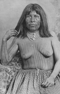 Mohave_Woman_with_Tattoos_1883.jpg