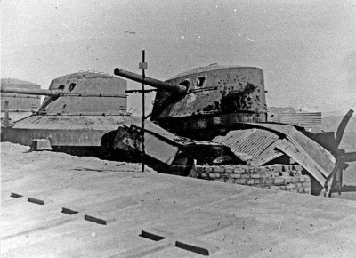 poškozená věž.jpg