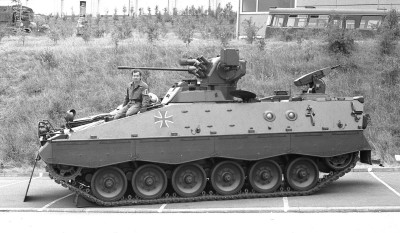 SPz_Marder,_PzGrenBtl_362_Walldürn,_in_Lauda,_1973_(3).jpg