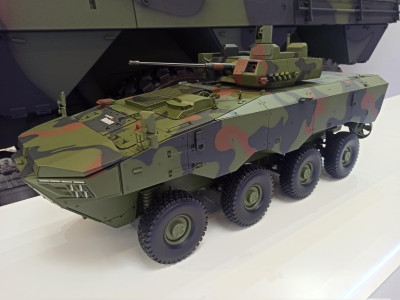 hyundai-rotems-improved-k808-white-tiger-apc-model-at-mspo-v0-anl7b8dowhmb1.jpg