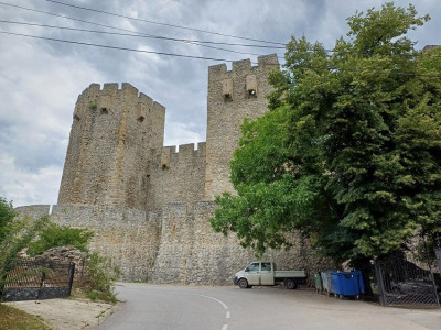 hradby severní nároží.jpg