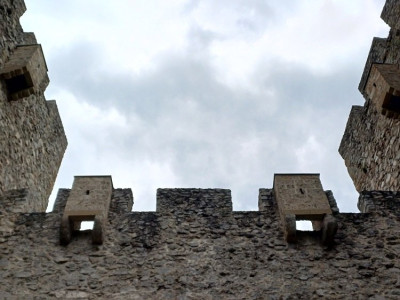 hradby detail podesboití.jpg