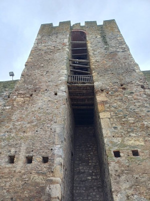 Smederevo nápisová věž zvnitřku.jpg