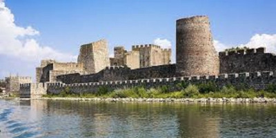 Smederevo hradby Duna j N.jpg