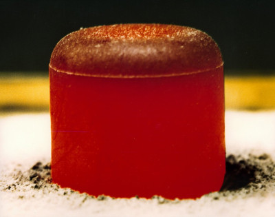 Radioisotope_thermoelectric_generator_plutonium_pellet.jpg
