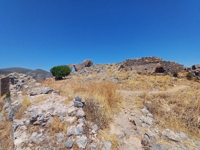 Monemvasia kastel nádvoří.jpg