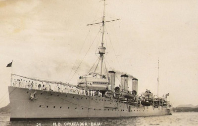 Brazilský křižník Bahia.jpg