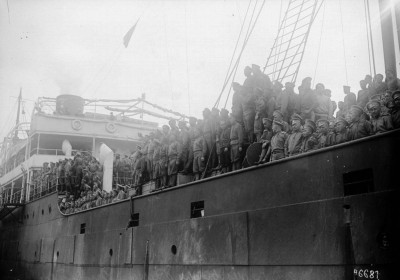 The Russian Expeditionary Force arrives at Marseille, 1916 (2).jpg