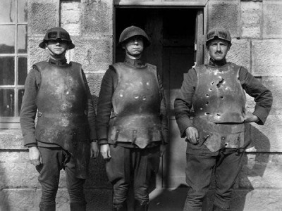 1348360135_french_cuirass_of_wwi-1.jpg