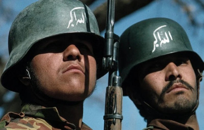 cadets-in-gulbuddin-hekmatyars-army-during-the-1992-1996-v0-s2se7qjka1te1.jpg