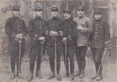 Peppino Garibaldi (třetí zleva) a jeho bratři za 1. světové války